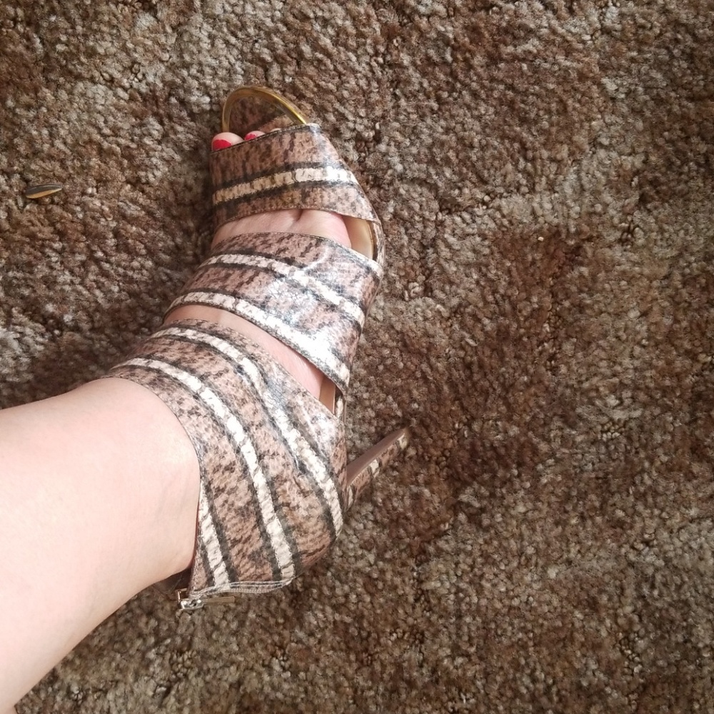 Heels - Picture 7 of 8